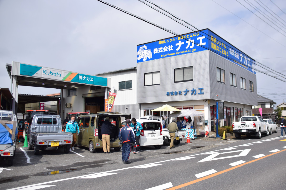 春の農機決算セール 展示会場